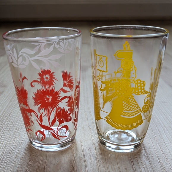 1950s Swanky Swig Juice Glasses, collectible / vintage/ antique, Bustling Betsy - Picture 10 of 16